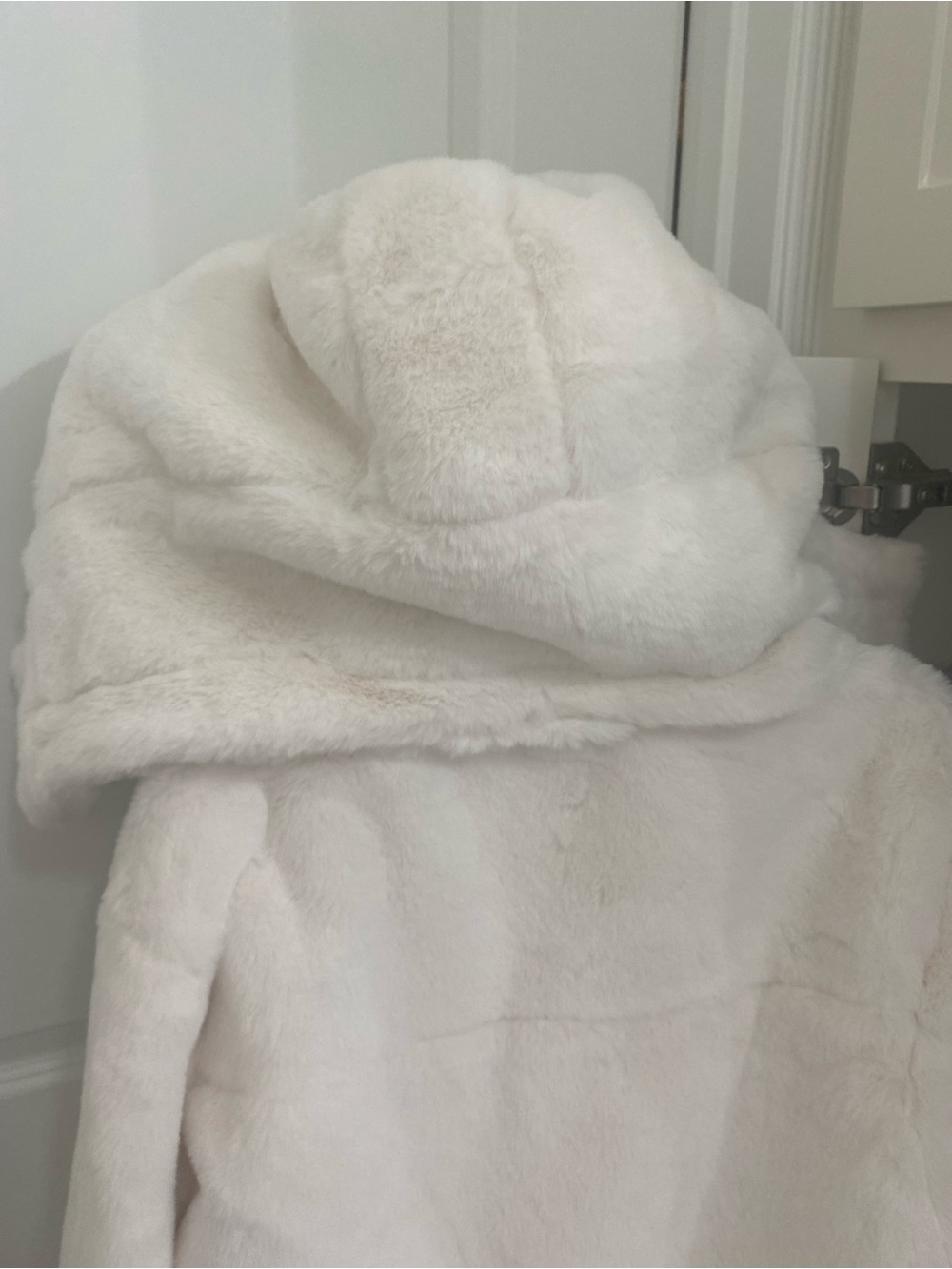 NWT ALO faux fur foxy ivory jacket removal hoodie - Picture 9 of 13